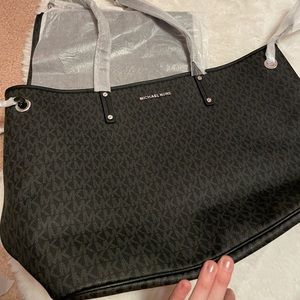 Michael Kors Large Jet Set Tote Drawstring w/ Wallet